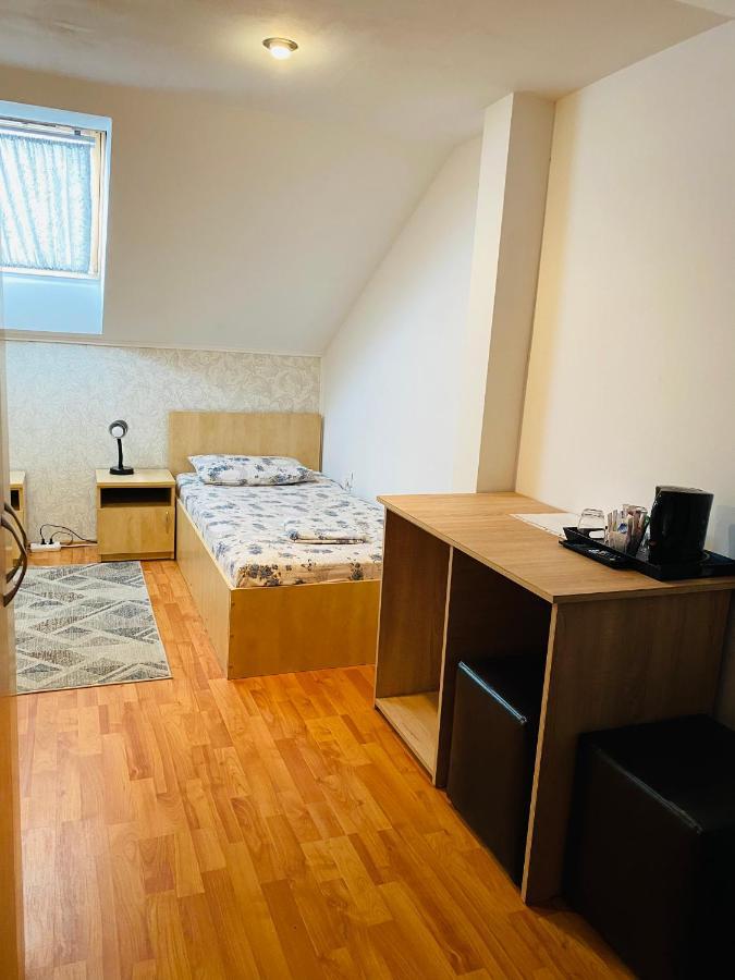 ホテル Casa Adriana Băile Herculane エクステリア 写真